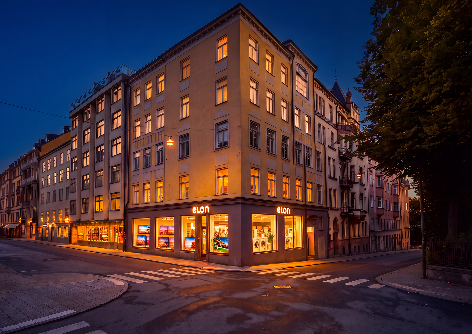 Elons butik på Storgatan 4 på Östermalm i kvällsljus